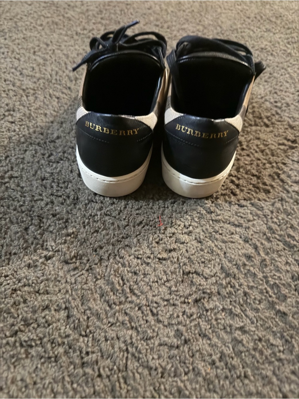 Burberry Black Leather Low-Top Sneakers with Beige Check Accents - Picture 4 of 4